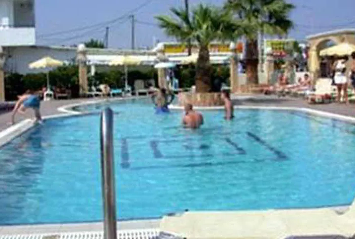 Lägenhetshotell Antonios 4*